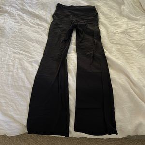 lululemon Align High-Rise Mini-Flared Pant
Regular in black size 6 NWOT